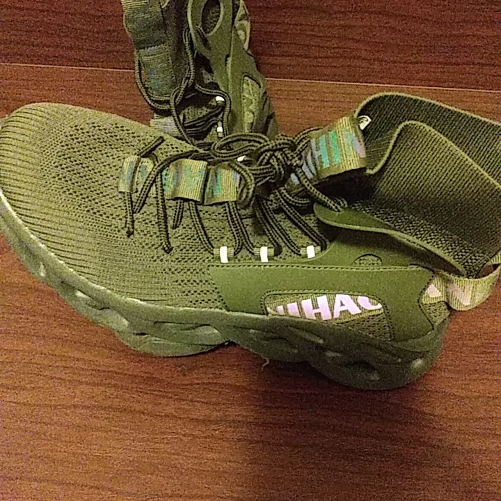 Youth Sneakers size 7